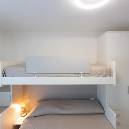 Anna Apartman *